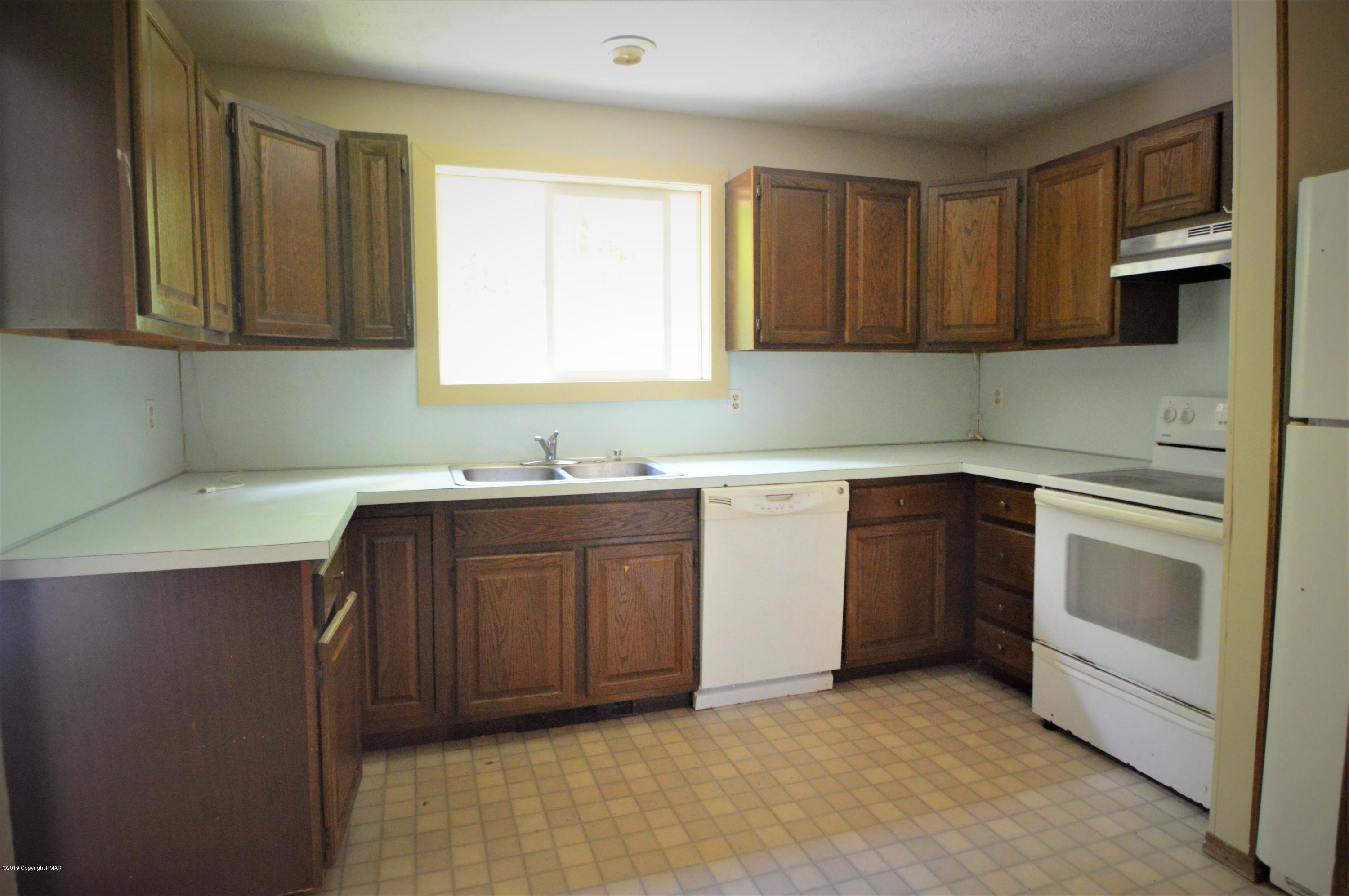 739 Snow Hill Road Cresco, PA 18326 - Photo 13 of 18 Kitchen