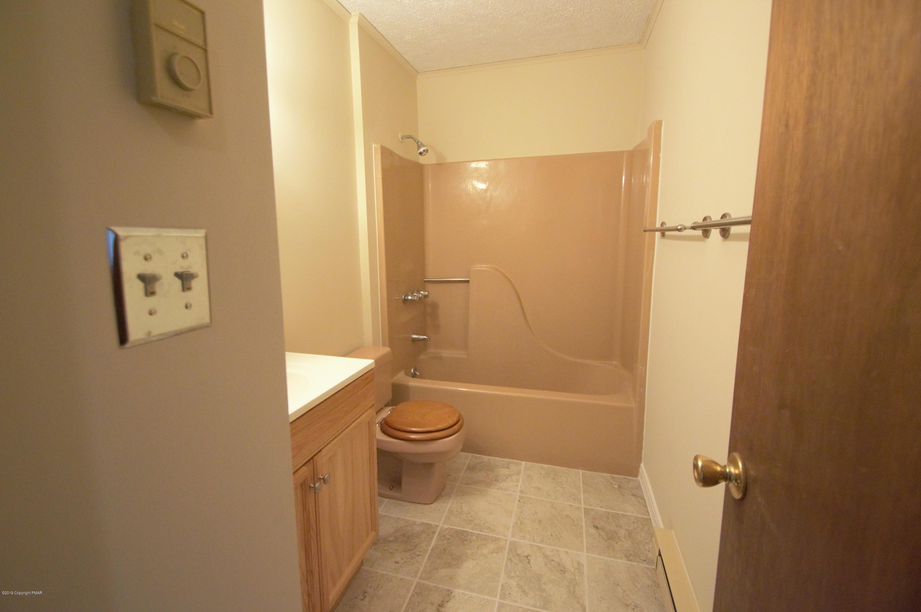 739 Snow Hill Road Cresco, PA 18326 - Photo 14 of 18 Full Bath