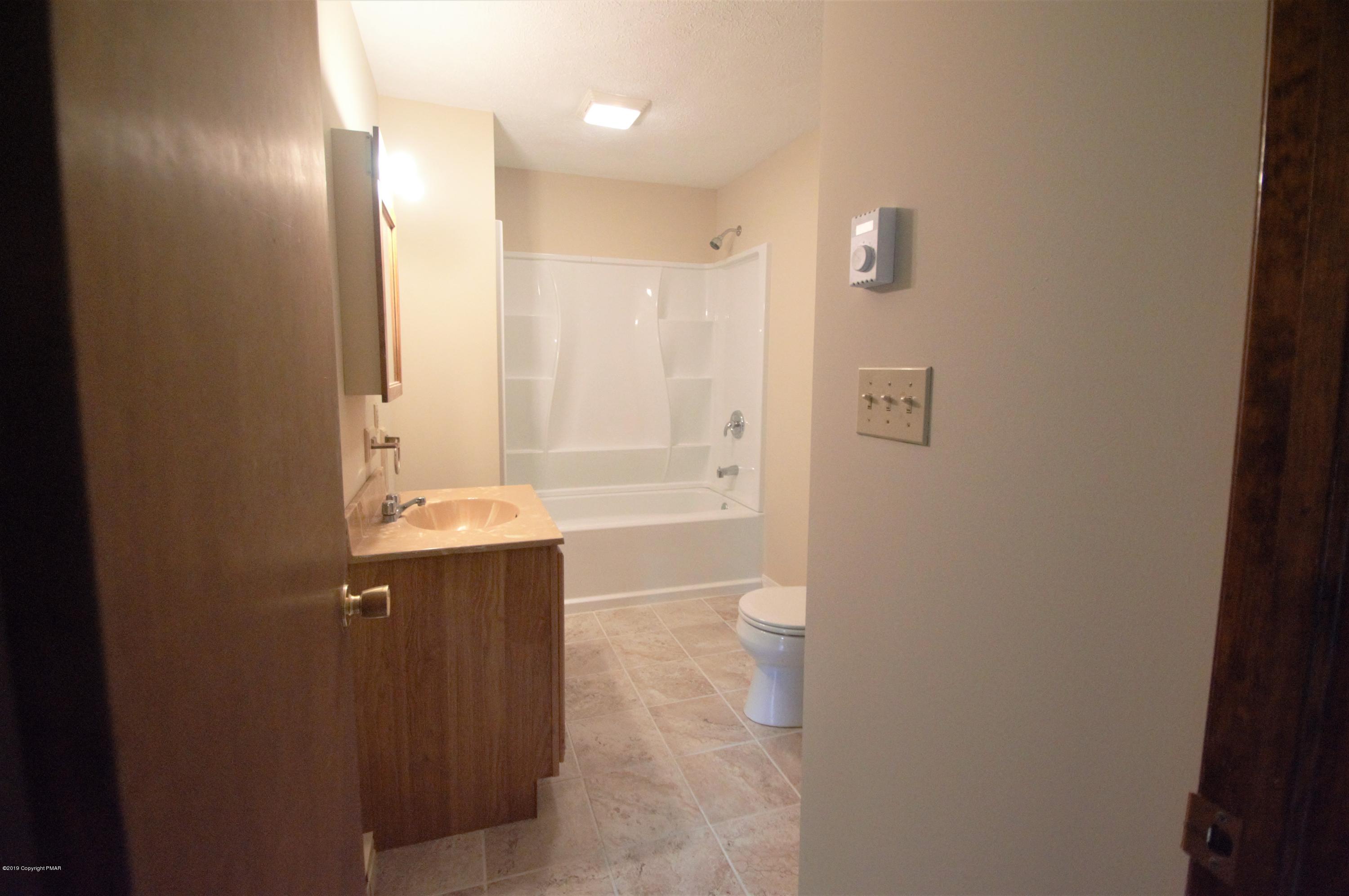 739 Snow Hill Road Cresco, PA 18326 - Photo 17 of 18 Full Bath