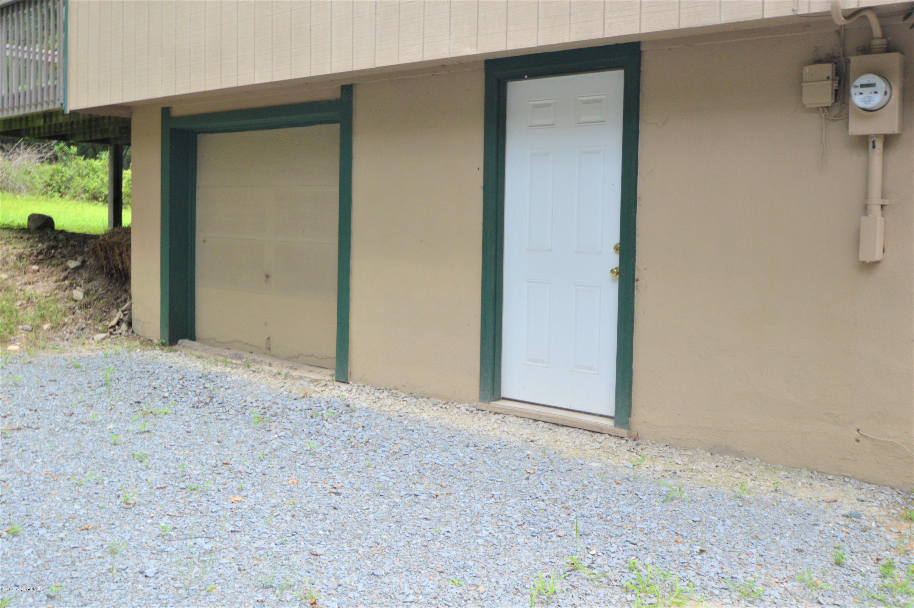 739 Snow Hill Road Cresco, PA 18326 - Photo 3 of 18 Garage