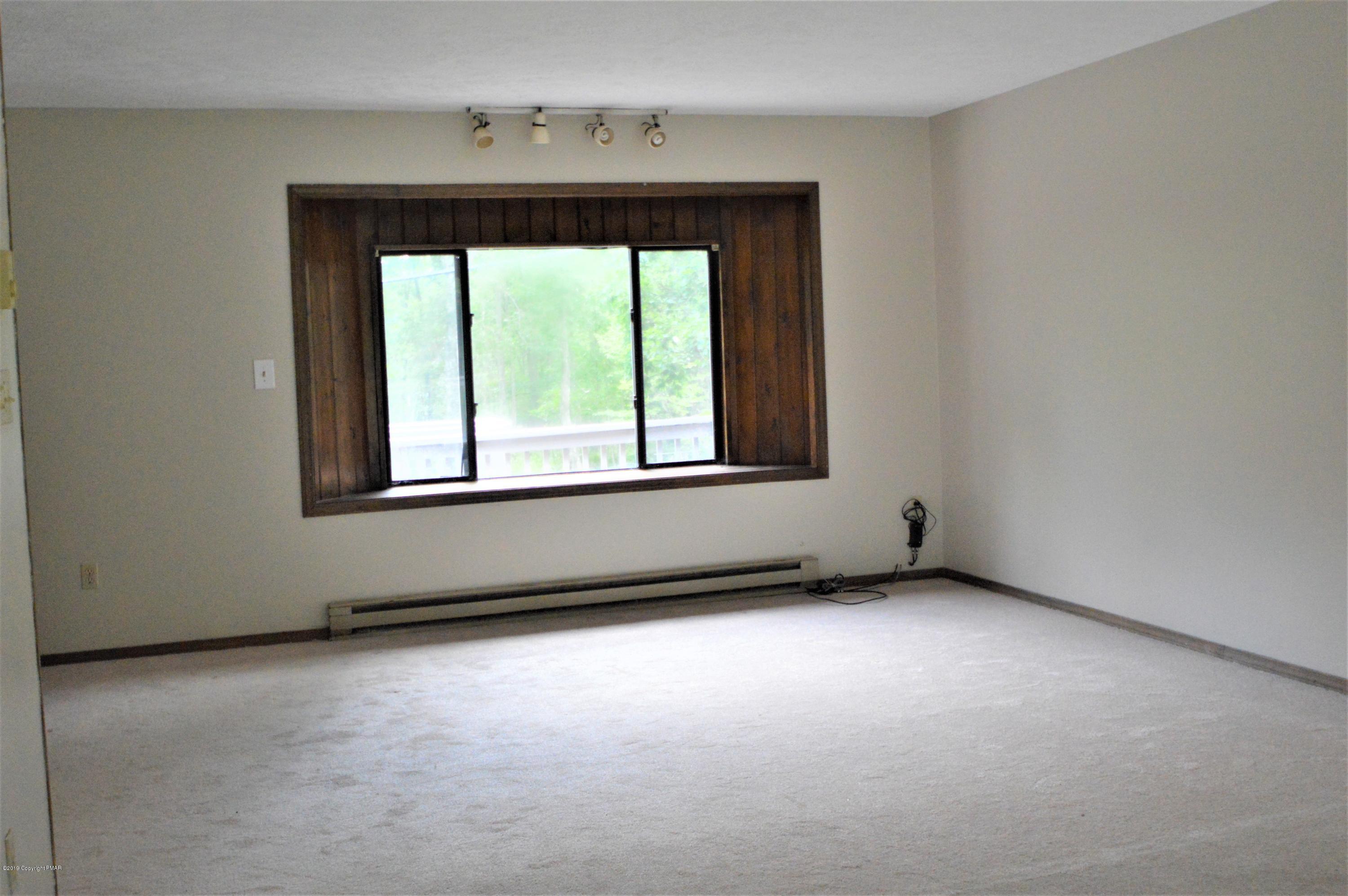 739 Snow Hill Road Cresco, PA 18326 - Photo 4 of 18 Living Rm