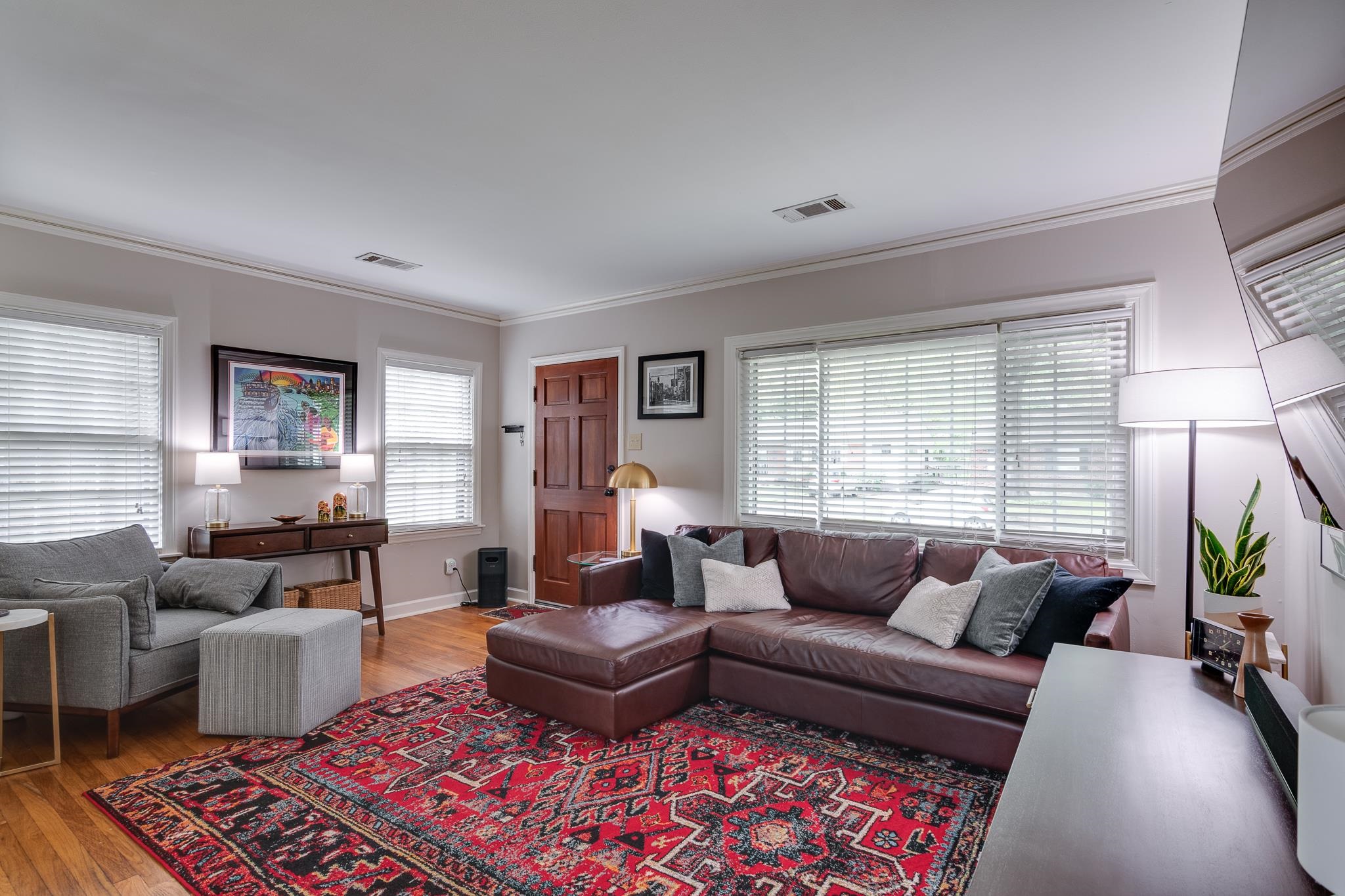 4989 Princeton Road Memphis, TN 38117 - Photo 8 of 39 a living room with furniture and wooden floor