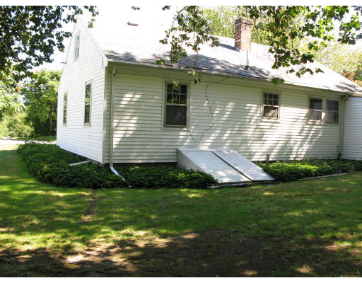 265 Long Highway Little Compton, RI 02837 - Photo 3 of 17 Gallery Image 3