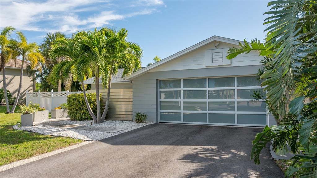 500 Schooner Lane Longboat Key, FL 34228 - Photo 2 of 75