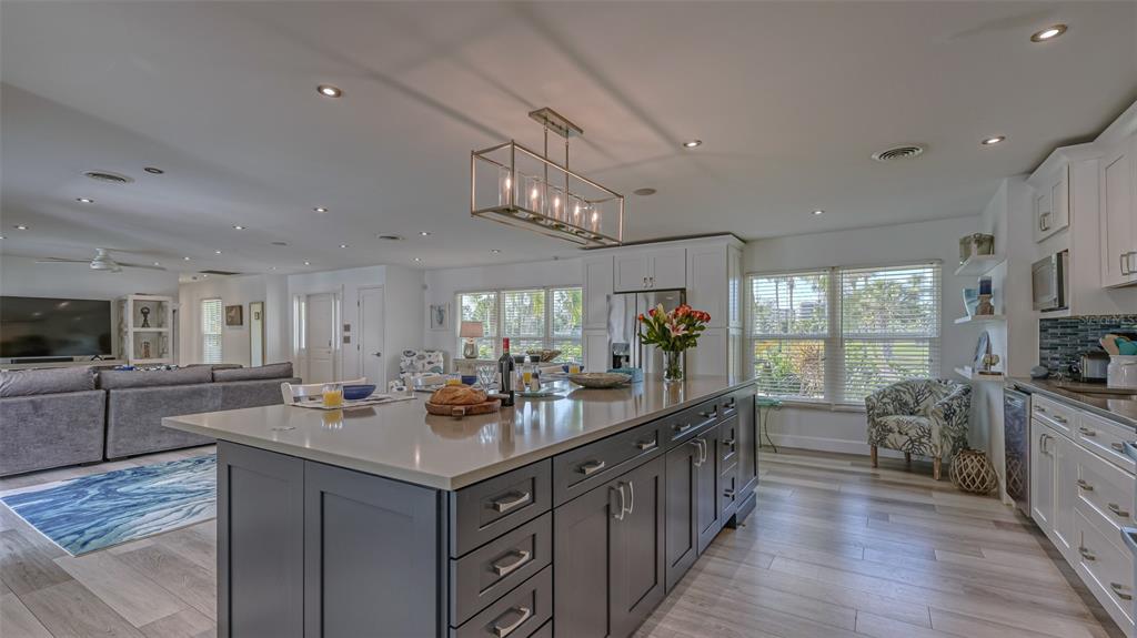 500 Schooner Lane Longboat Key, FL 34228 - Photo 21 of 75