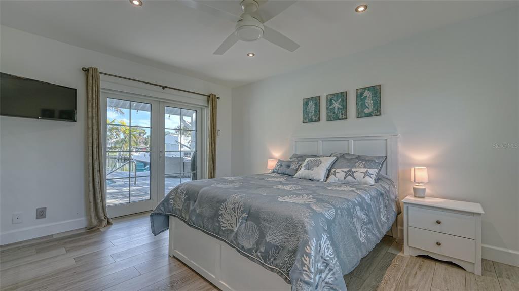 500 Schooner Lane Longboat Key, FL 34228 - Photo 33 of 75