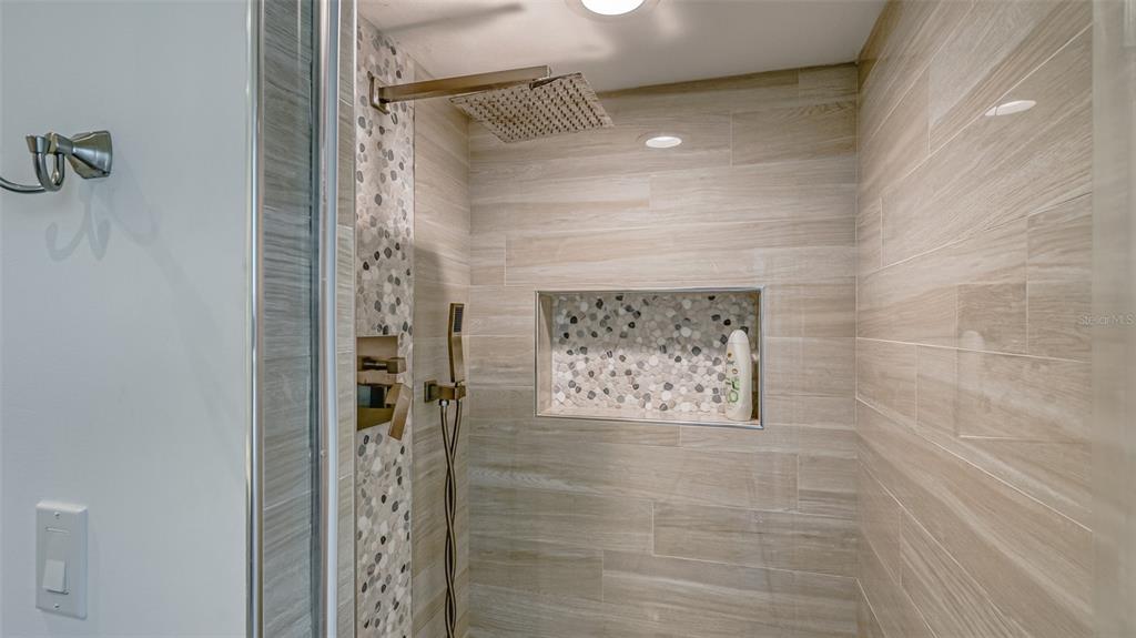 500 Schooner Lane Longboat Key, FL 34228 - Photo 37 of 75