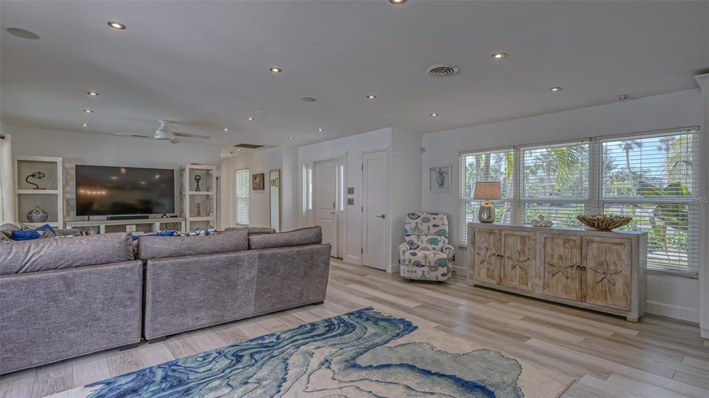 500 Schooner Lane Longboat Key, FL 34228 - Photo 7 of 75