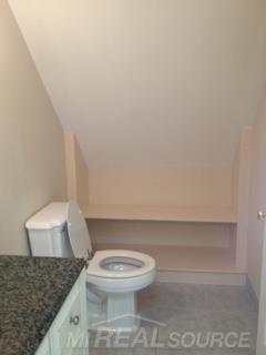 156 Kerby Road Grosse Pointe, MI 48236 - Photo 43 of 52 En-Suite Bath