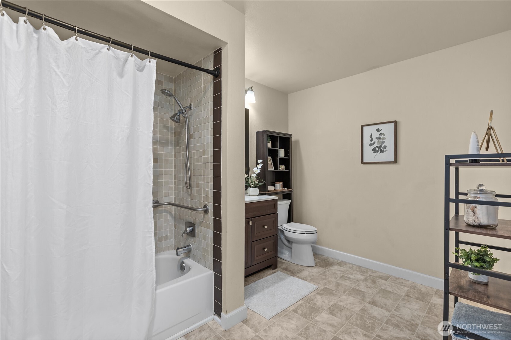 2001 East Yesler Way, Unit 46 Seattle, WA 98122 - Photo 21 of 38