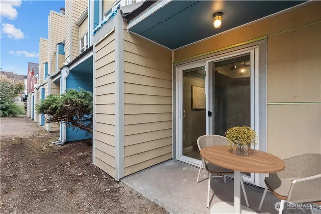 $399,900 | 2001 East Yesler Way, Unit 46, Seattle, WA 98122