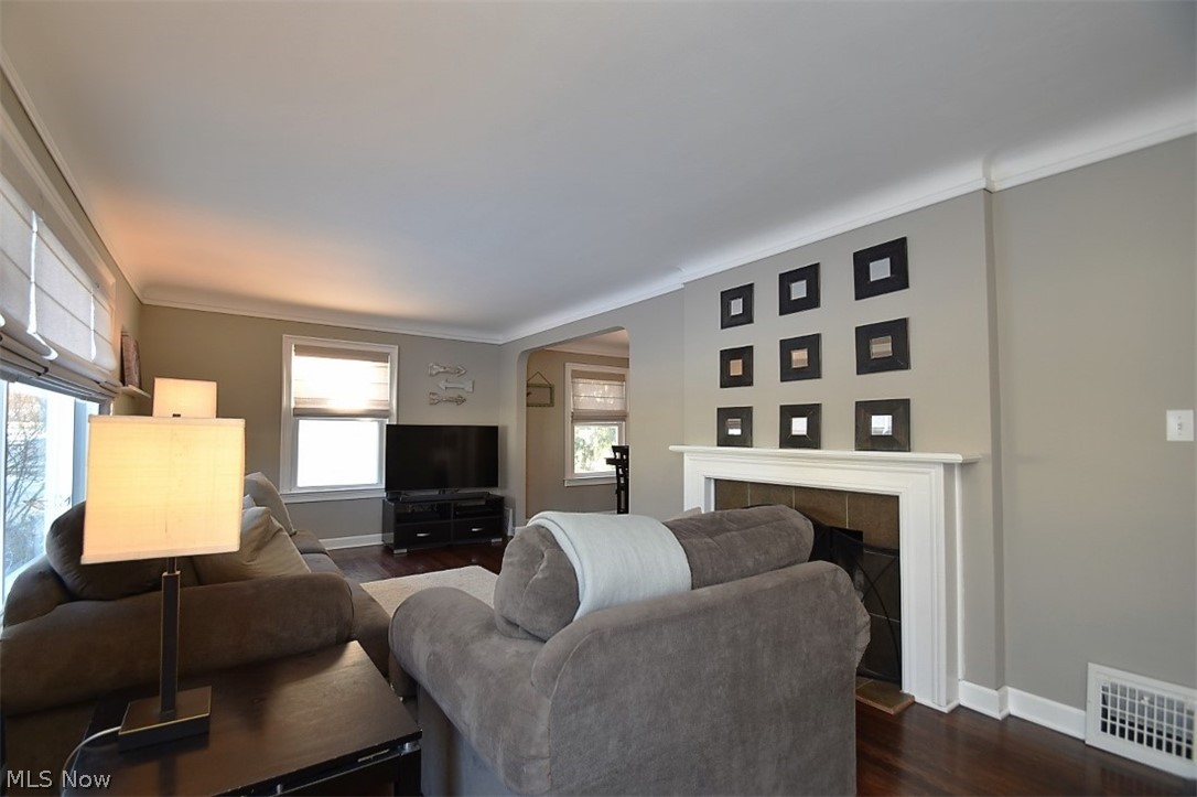 4992 Anderson Road Cleveland, OH 44124 - Photo 4 of 29