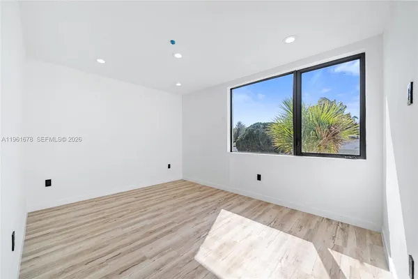a view of empty room with window