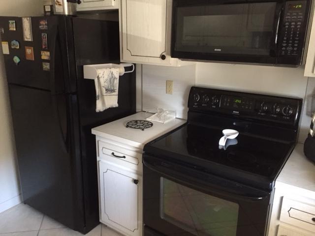 777 Jeffery Street, Unit 202 Boca Raton, FL 33487 - Photo 9 of 11 Kitchen2