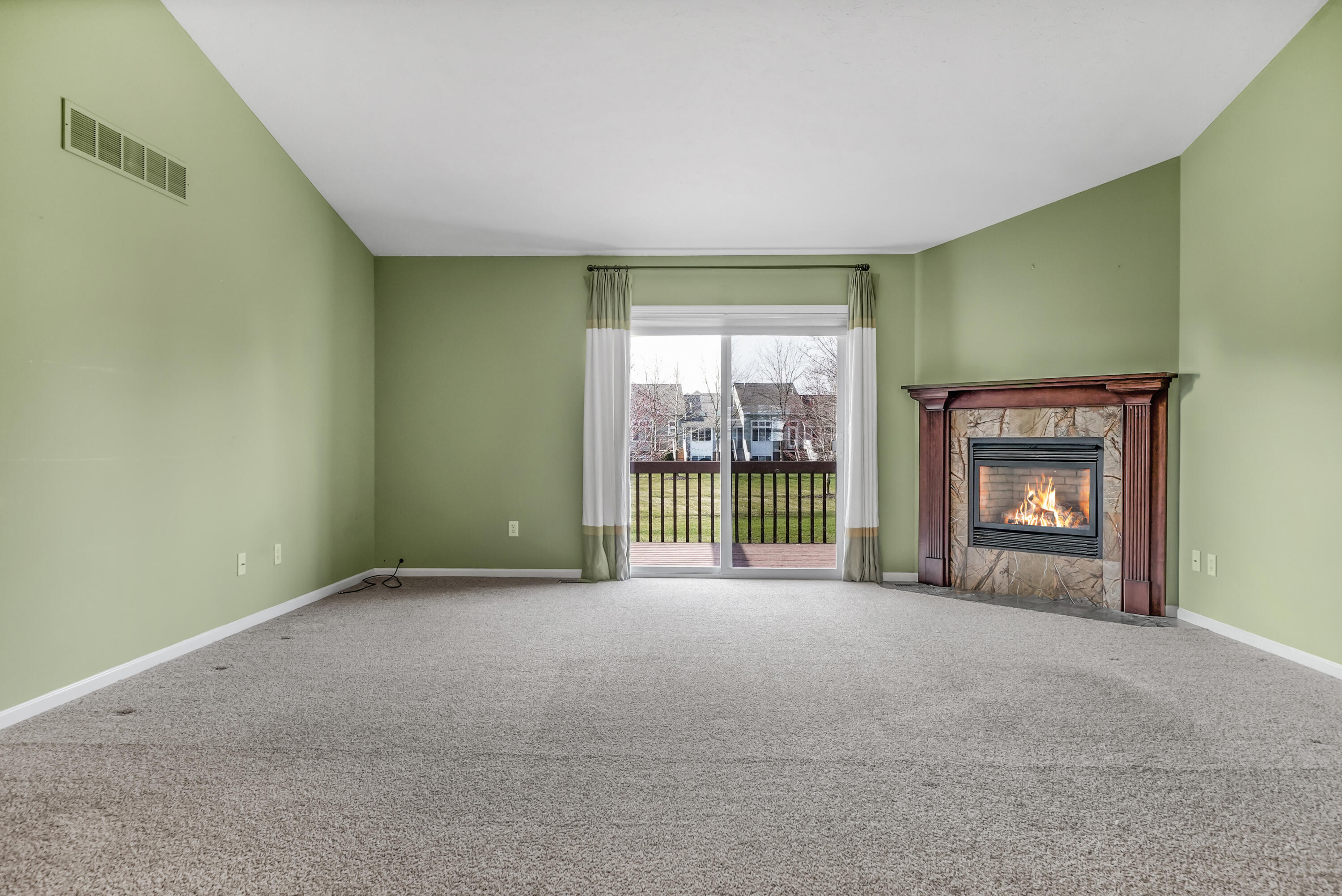 1382 East Point Ridge Holland, MI 49423 - Photo 6 of 30 DSC06457_8_9