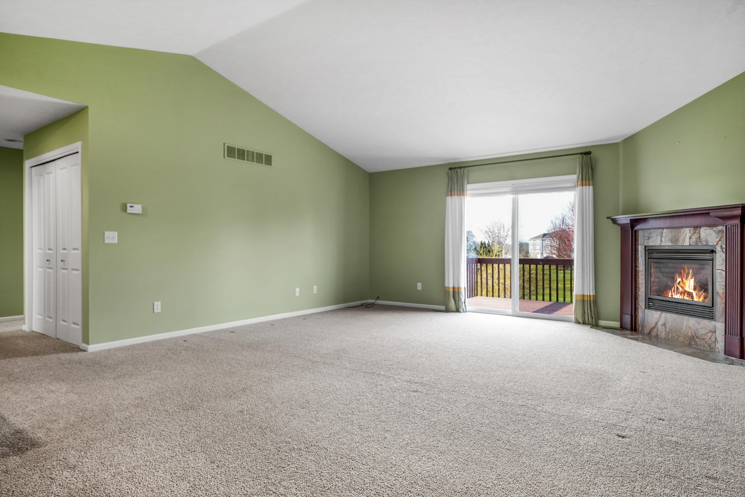 1382 East Point Ridge Holland, MI 49423 - Photo 8 of 30 DSC06467_8_9