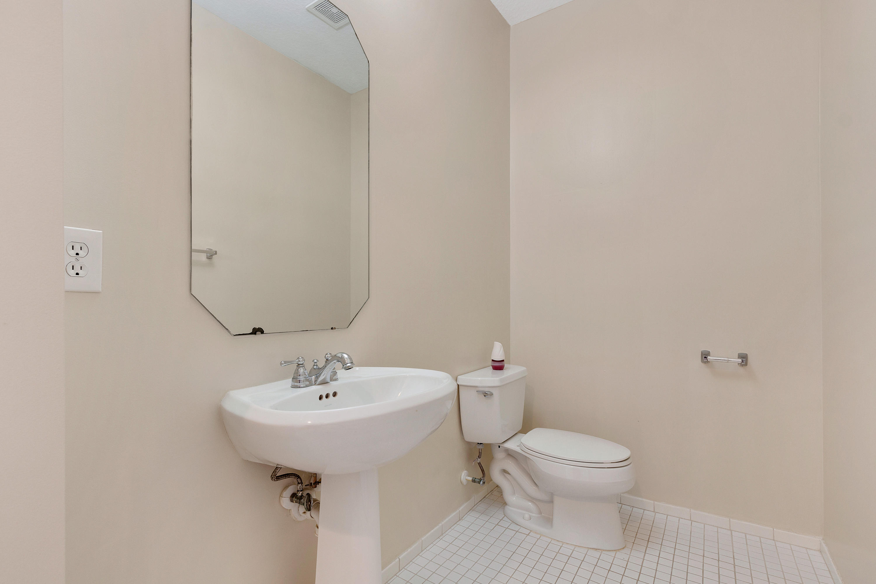 3649 Northwest 5th Terrace Boca Raton, FL 33431 - Photo 11 of 35 009-3649NW5thTer-BocaRaton-FL-full