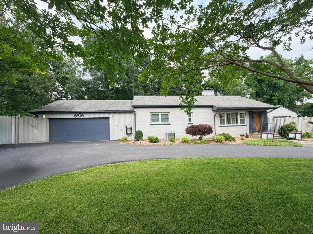 6616 Braddock Road Annandale, VA 22312 - Photo 2 of 3