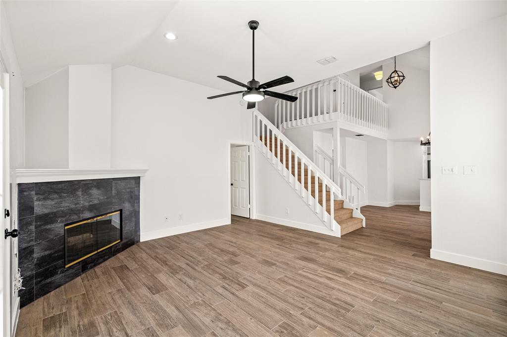 381 Arbor Lane Euless, TX 76039 - Photo 3 of 38