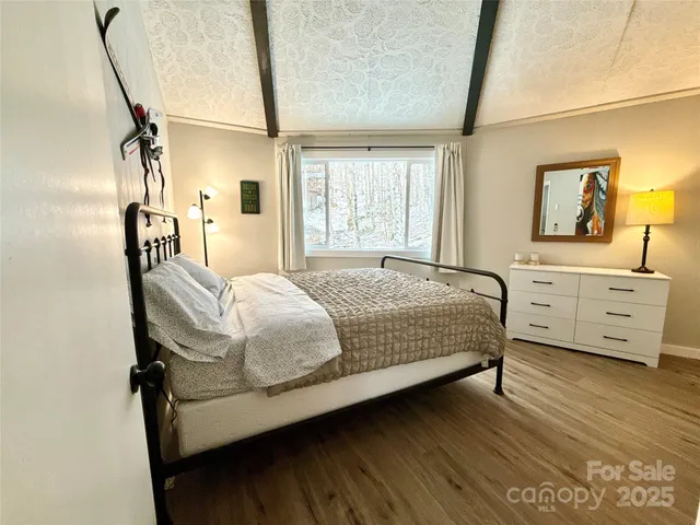 $599,000 | 109 Beechwood Lane, Beech Mountain, NC 28604