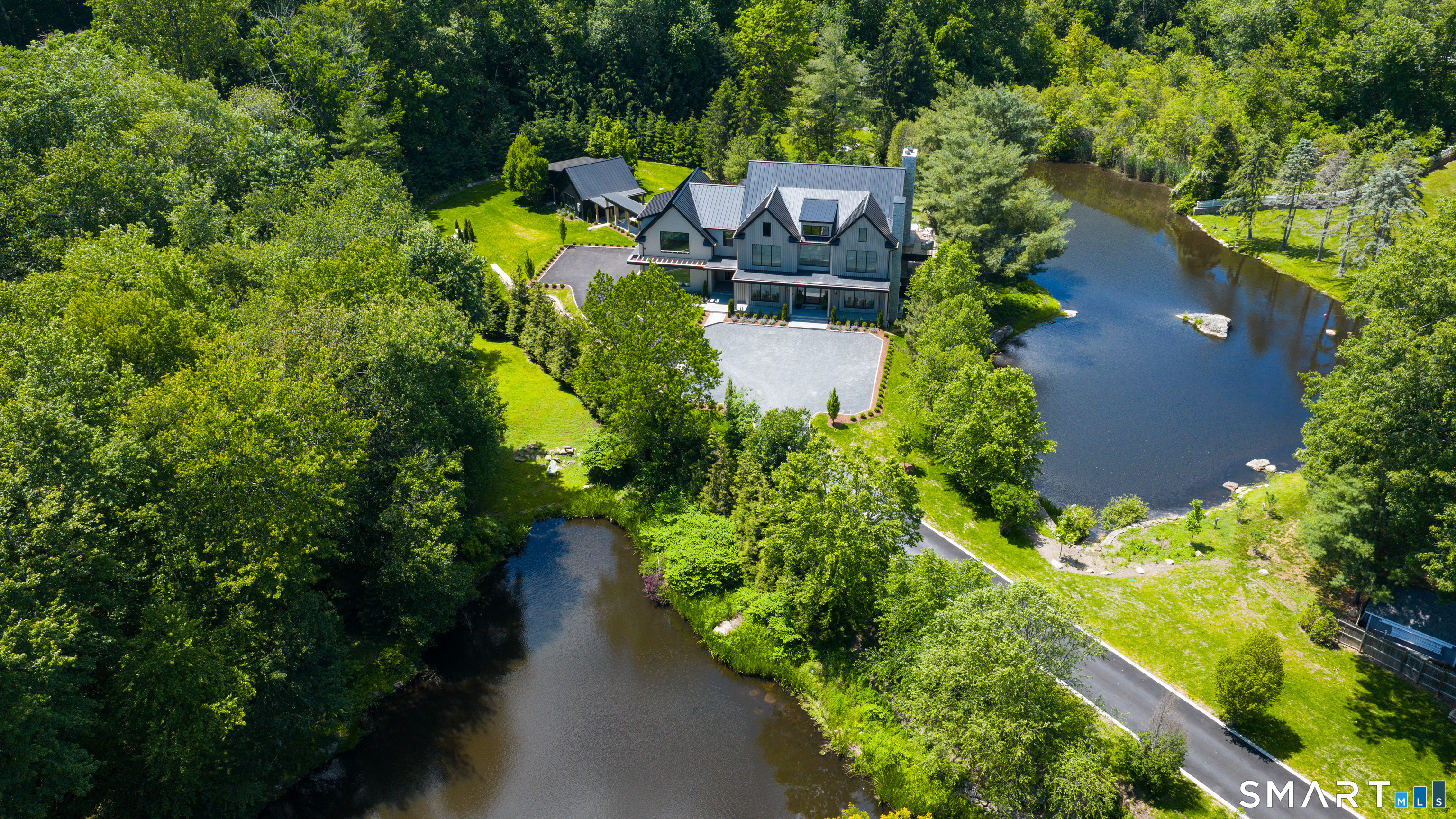 259 Frogtown Road New Canaan, CT 06840 - Photo 3 of 39