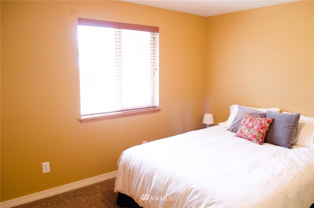 5932 Cherokee Loop Southeast Lacey, WA 98513 - Photo 10 of 11 Gallery Image 10