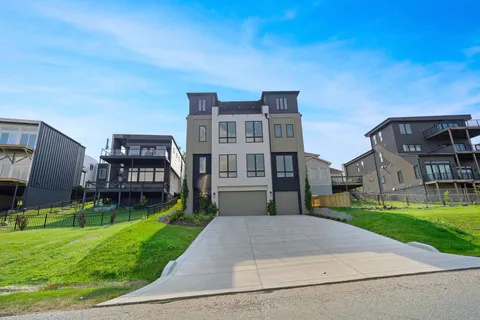 $1,799,999 | 302 33rd Avenue North, Nashville, TN 37209