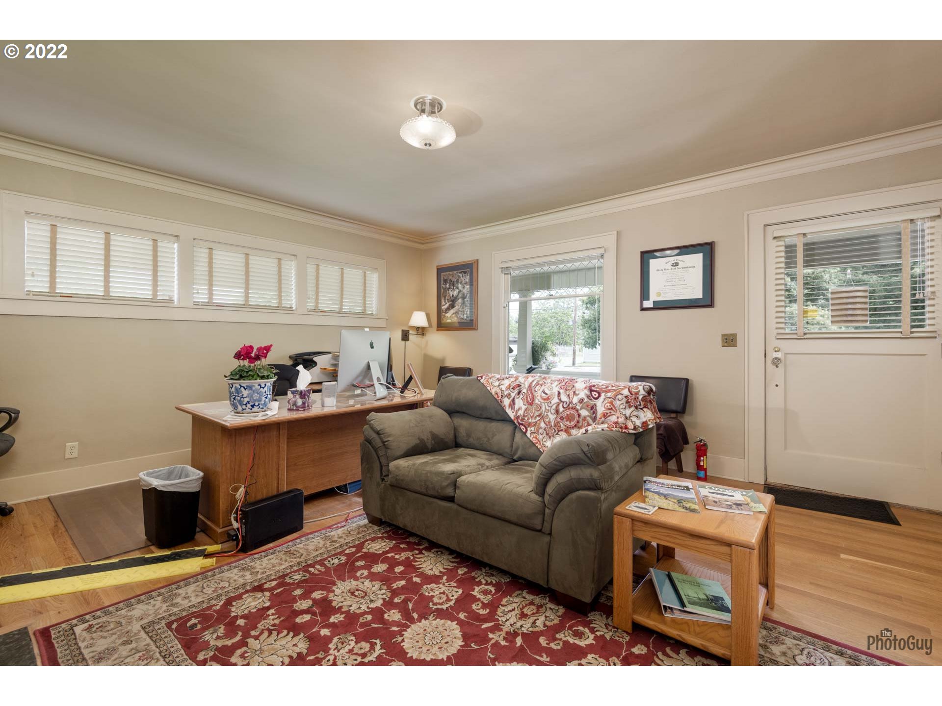 1410 River Road Eugene, OR 97404 - Photo 9 of 30 a living room with furniture and a window