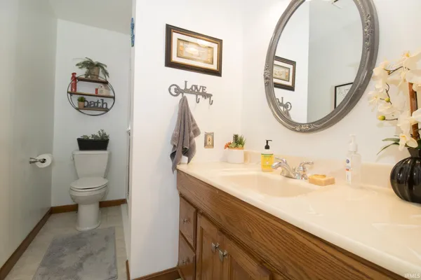 $279,900 | 6109 Hogue Road, Evansville, IN 47712
