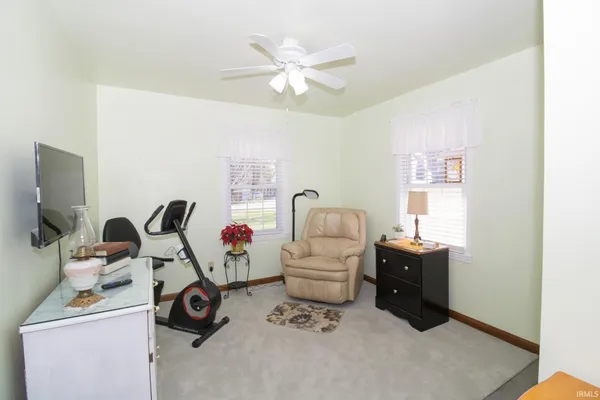 $279,900 | 6109 Hogue Road, Evansville, IN 47712