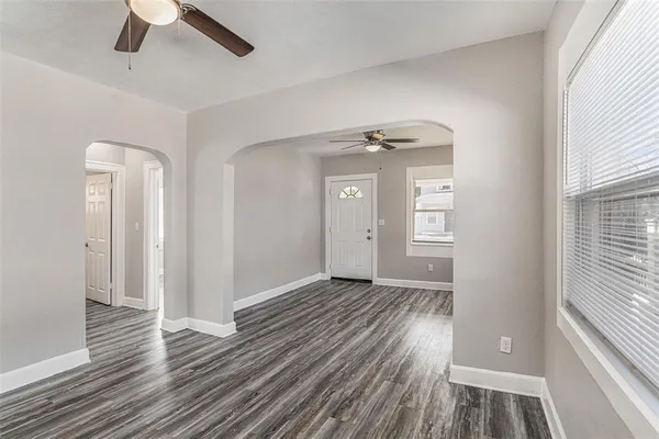 $2,300 | 708 East Broad Street, Tampa, FL 33604