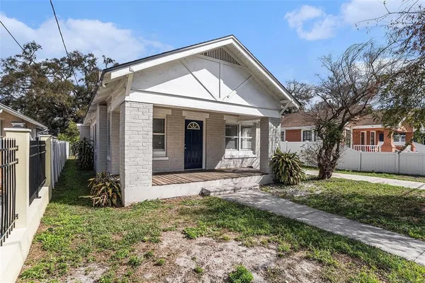 $2,300 | 708 East Broad Street, Tampa, FL 33604