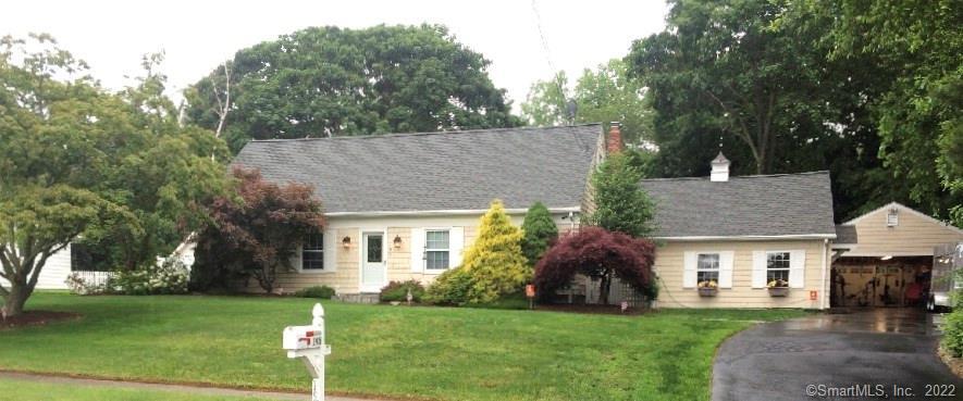 Be in for Spring to enjoy the lush green and beautiful private yard