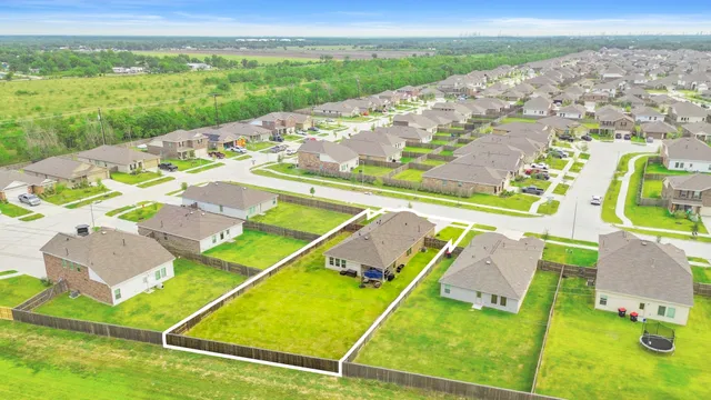 a view of a tennis court