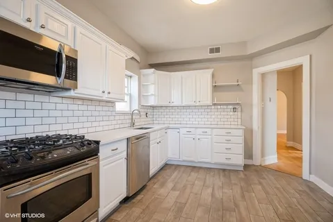 $2,100 | 4740 North Troy Street, Unit 1, Chicago, IL 60625