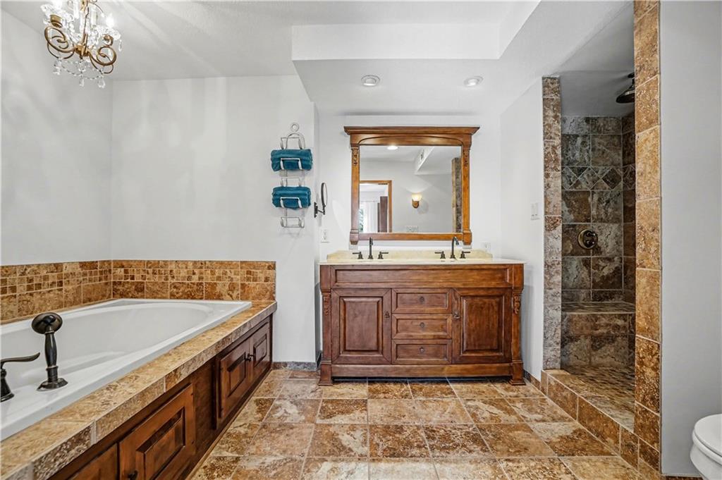 13319 Darlin Road Smithville, MO 64089 - Photo 18 of 48