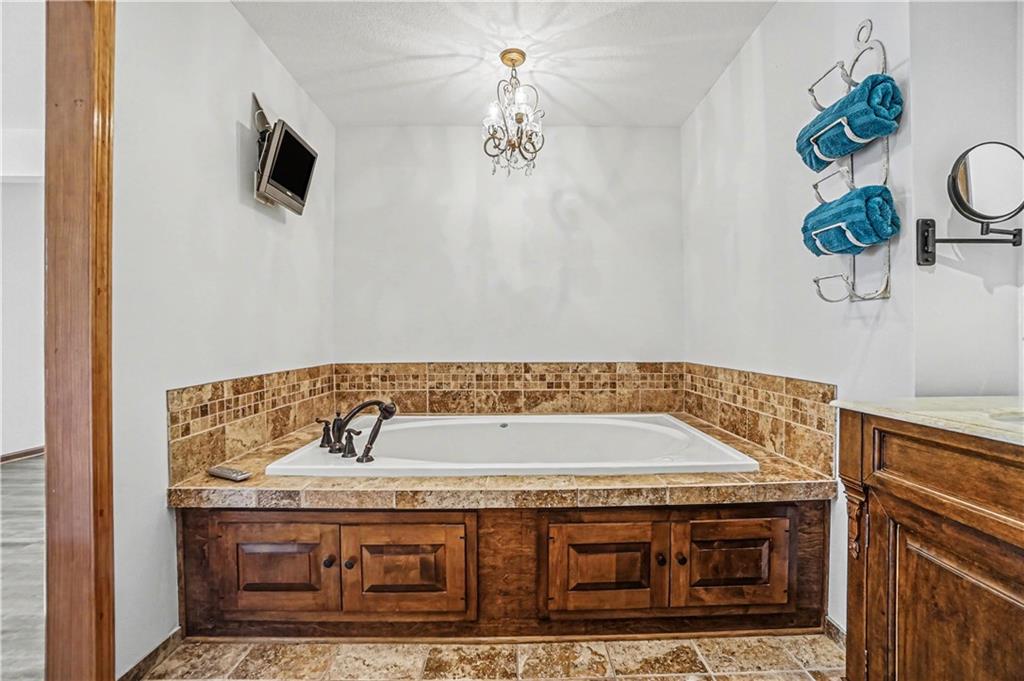 13319 Darlin Road Smithville, MO 64089 - Photo 19 of 48