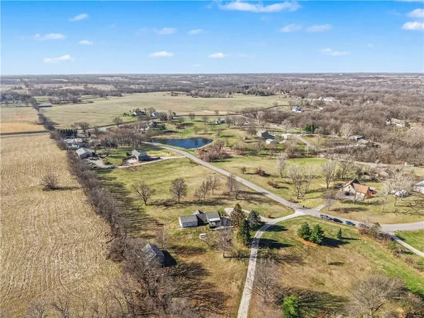 $545,000 | 13319 Darlin Road, Smithville, MO 64089