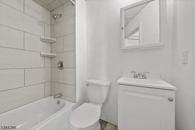 $2,200 | 21 Walnut Street, Unit 2, Clifton, NJ 07013