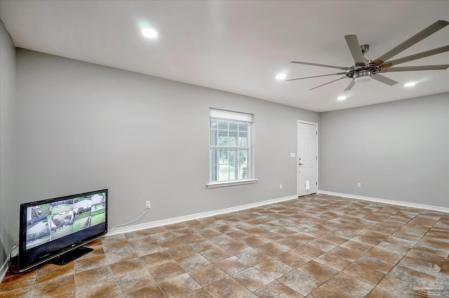 5988 Willard Norris Road Milton, FL 32570 - Photo 8 of 50 Gallery Image 8