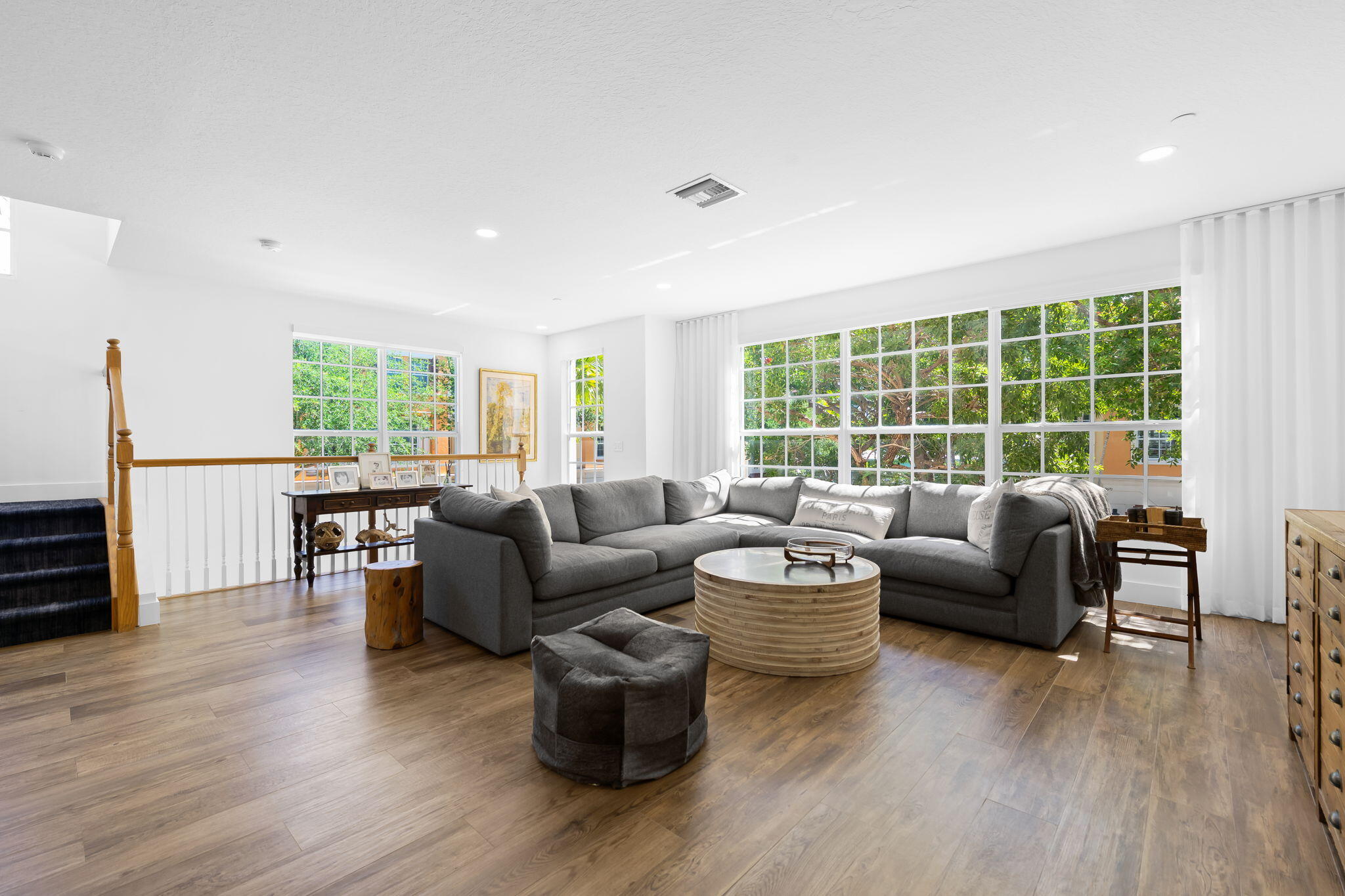 5675 Northeast Trieste Way Boca Raton, FL 33487 - Photo 12 of 37 Living Room