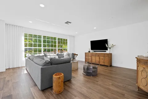 $1,300,000 | 5675 Northeast Trieste Way, Boca Raton, FL 33487