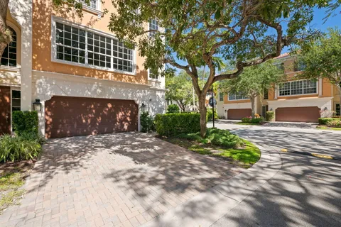 $1,300,000 | 5675 Northeast Trieste Way, Boca Raton, FL 33487