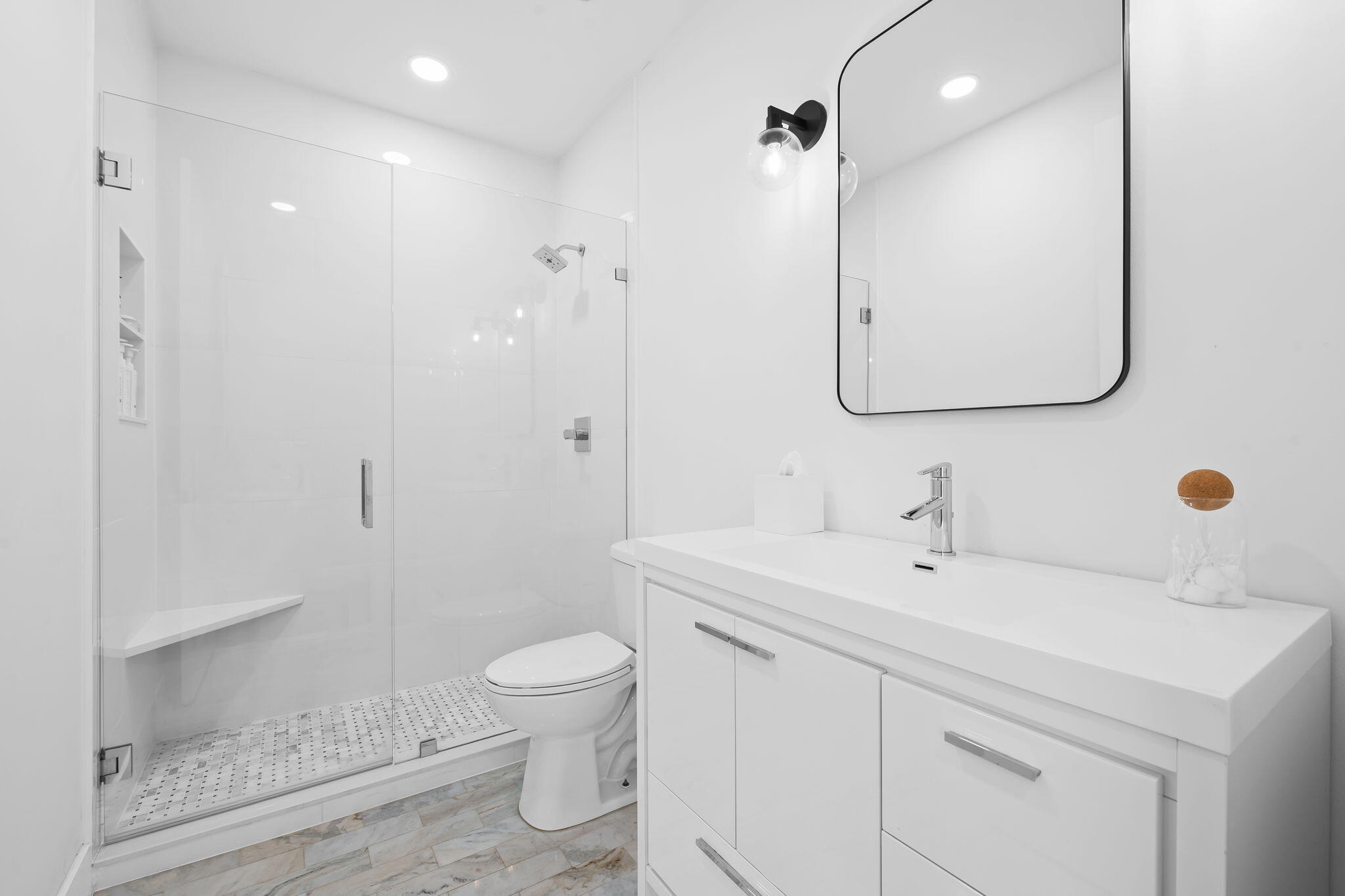 5675 Northeast Trieste Way Boca Raton, FL 33487 - Photo 28 of 37 Full Bathroom