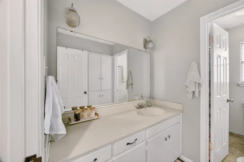 $2,400 | 11902 Oakbrook Drive, Austin, TX 78753