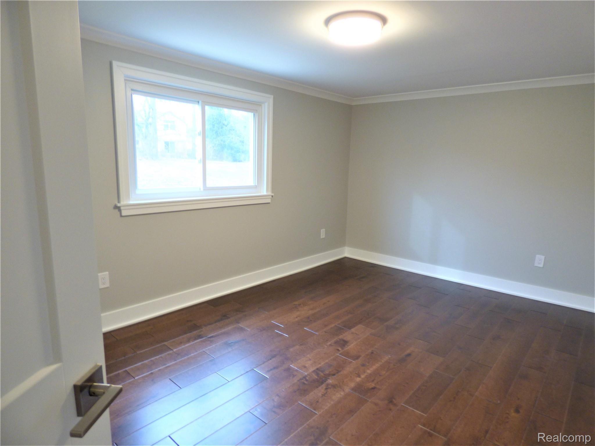 660 Ten Point Drive Rochester, MI 48309 - Photo 21 of 31 P1040565.JPG