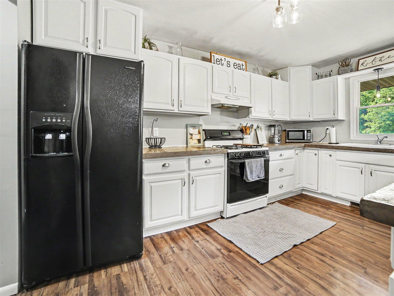 384 East Wilke Road Rothbury, MI 49452 - Photo 11 of 44 Gallery Image 11