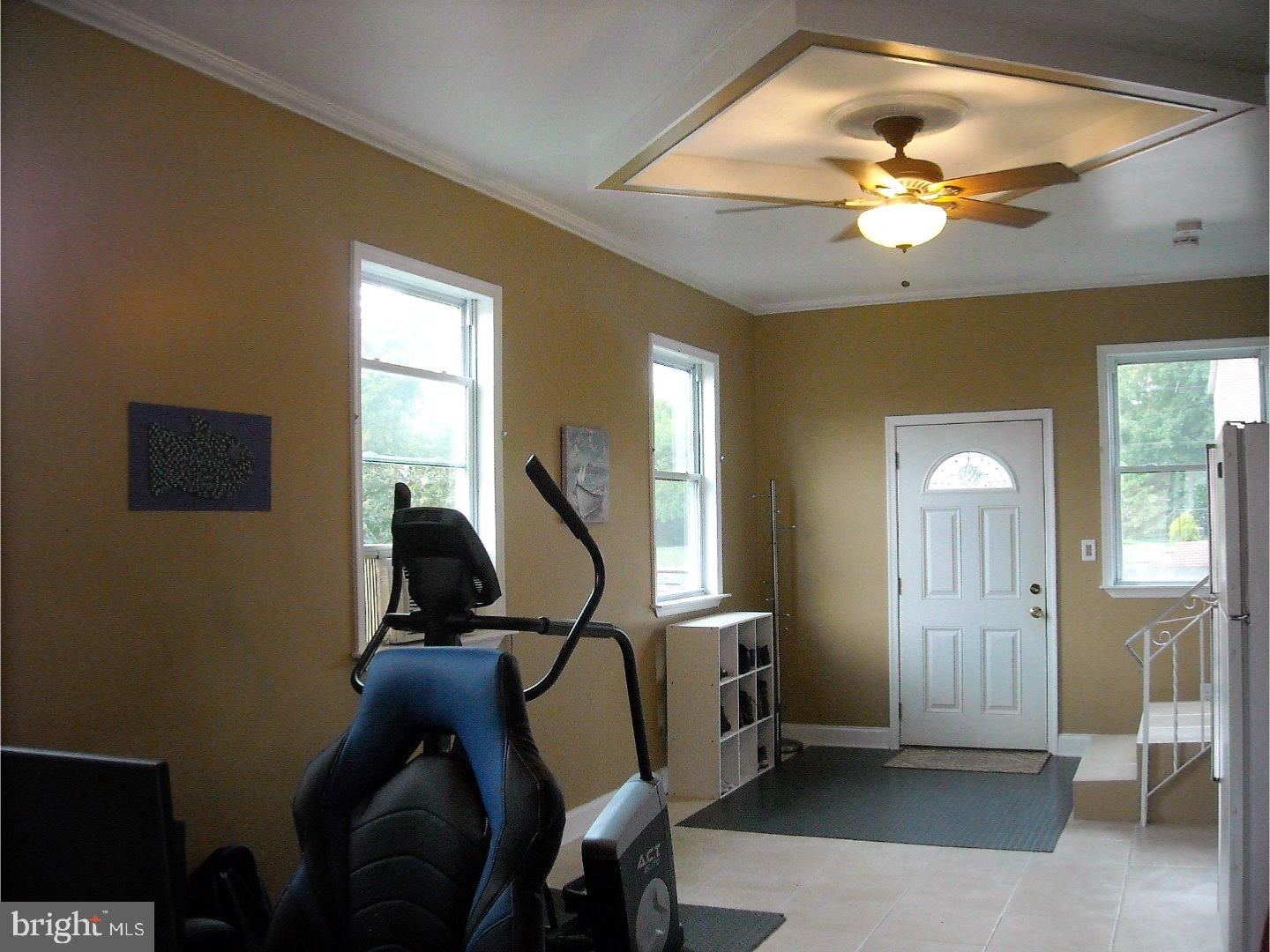 102 West Garrison Road Brookhaven, PA 19015 - Photo 13 of 23 Family Room