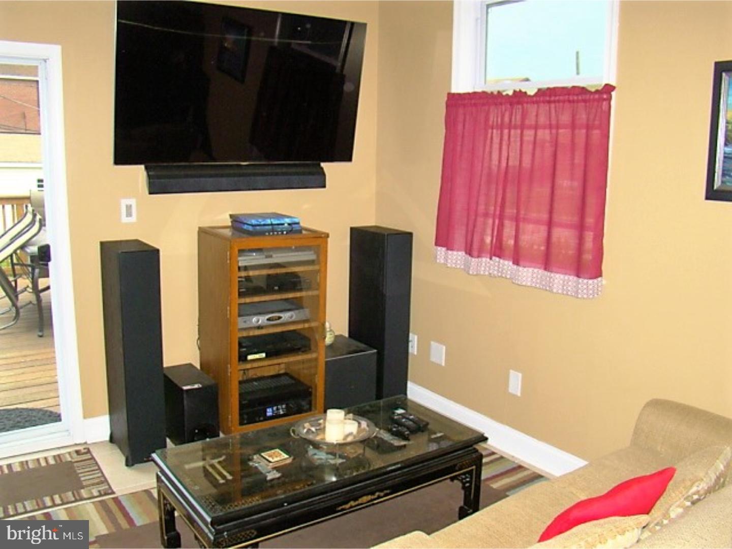102 West Garrison Road Brookhaven, PA 19015 - Photo 14 of 23 Family Room