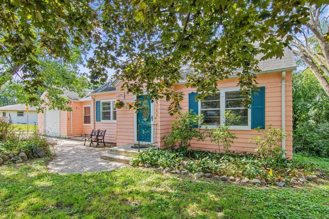 $430,000 | 4760 Dominick Drive, Minnetonka, MN 55343